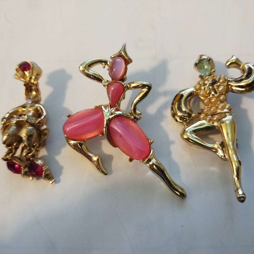 Dancing People Brooches Gold and Pink